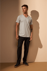 CAMISETA BÁSICA GOLA V - CINZA E PRETO
