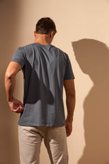 CAMISETA BÁSICA SLIM EGÍPCIO - CHUMBO - Vörr Brasil