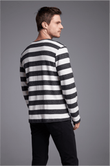 BLUSA ESSÊNCIA - BRANCO E PRETO da Vörr Brasil | Loja Oficial Vörr Brasil