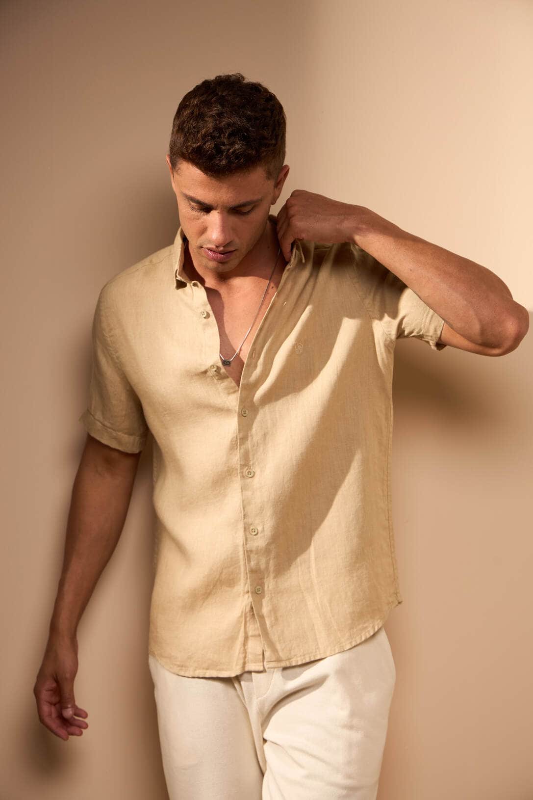 CAMISA LINHO GIBSON - PALHA da Vörr Brasil | Loja Oficial Vörr Brasil