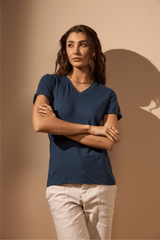 CAMISETA BÁSICA GOLA V - MARINHO da Vörr Brasil | Loja Oficial Vörr Brasil