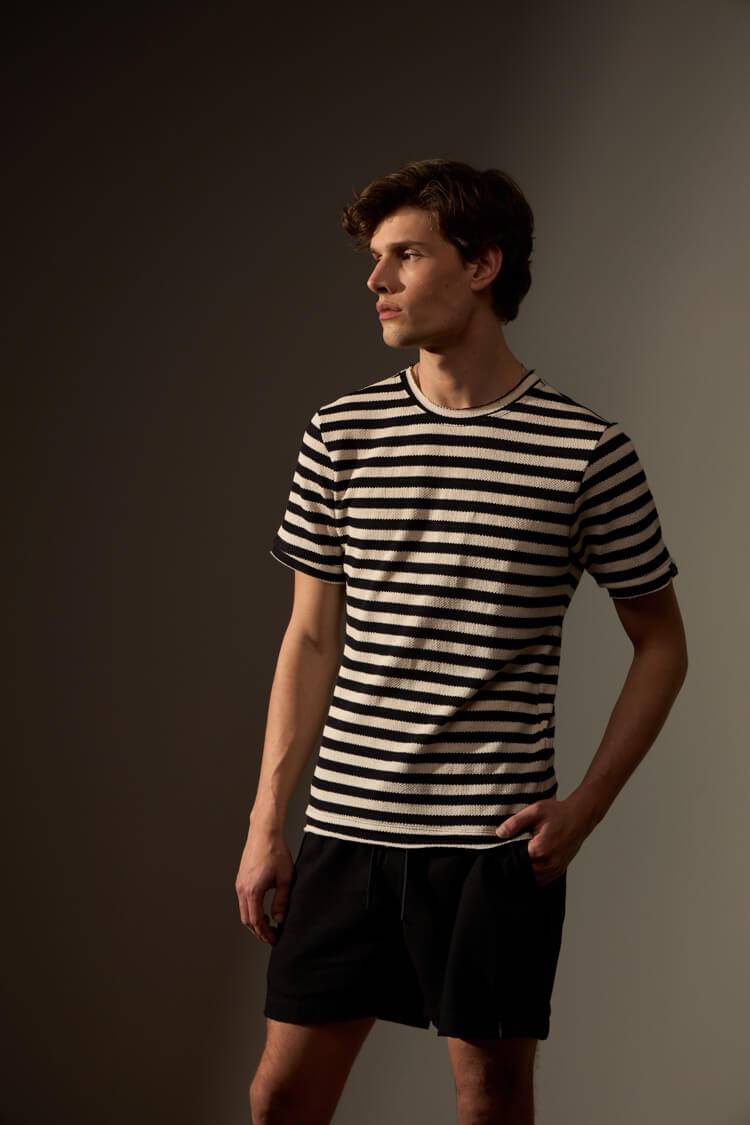 CAMISETA RAIAS - BRANCO E PRETO da Vörr Brasil | Loja Oficial Vörr Brasil