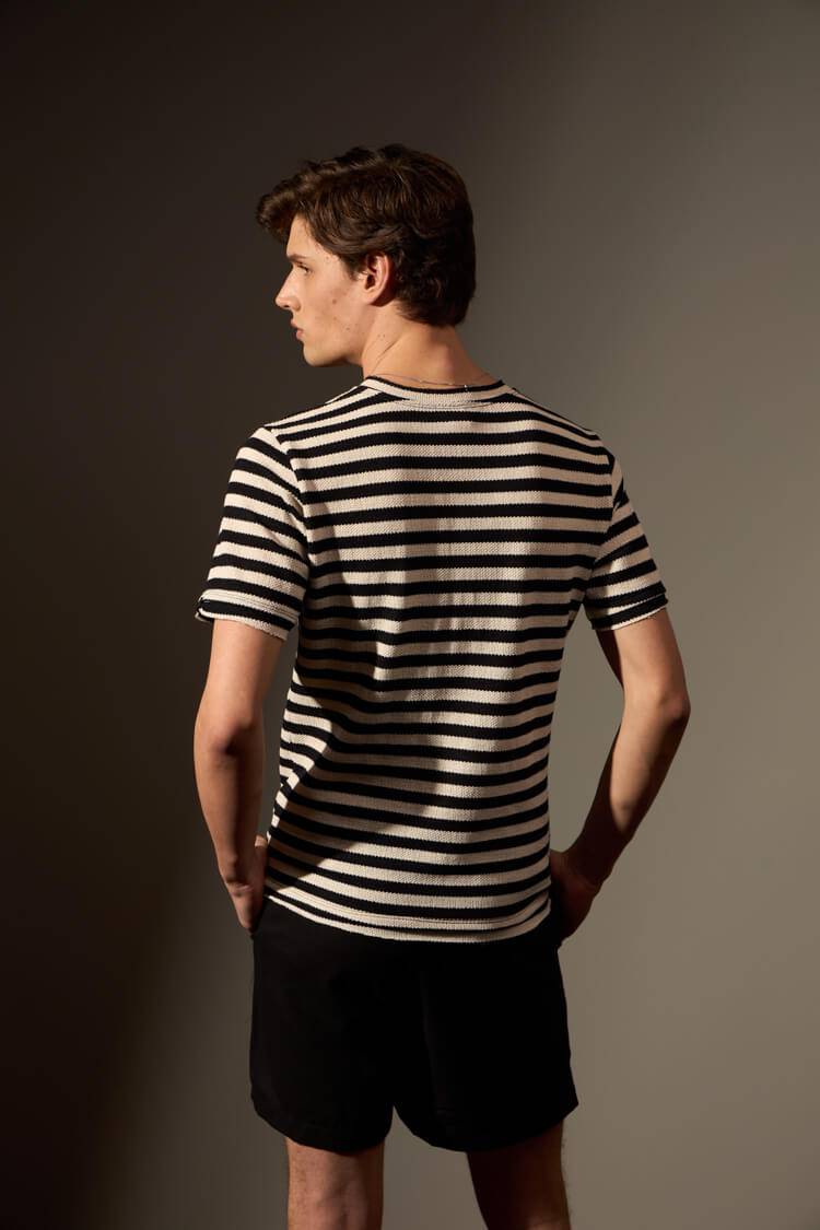 CAMISETA RAIAS - BRANCO E PRETO da Vörr Brasil | Loja Oficial Vörr Brasil