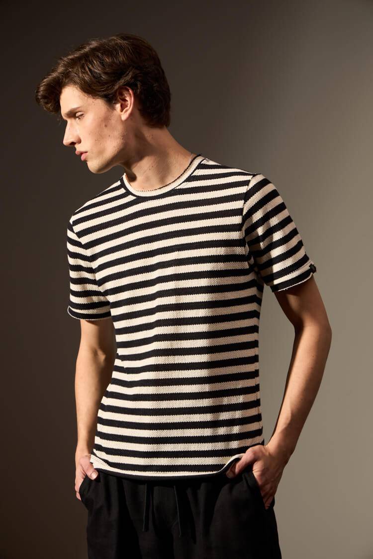 CAMISETA RAIAS - BRANCO E PRETO da Vörr Brasil | Loja Oficial Vörr Brasil