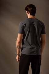CAMISETA ESSENCIAL ALGODÃO EGÍPCIO - CHUMBO