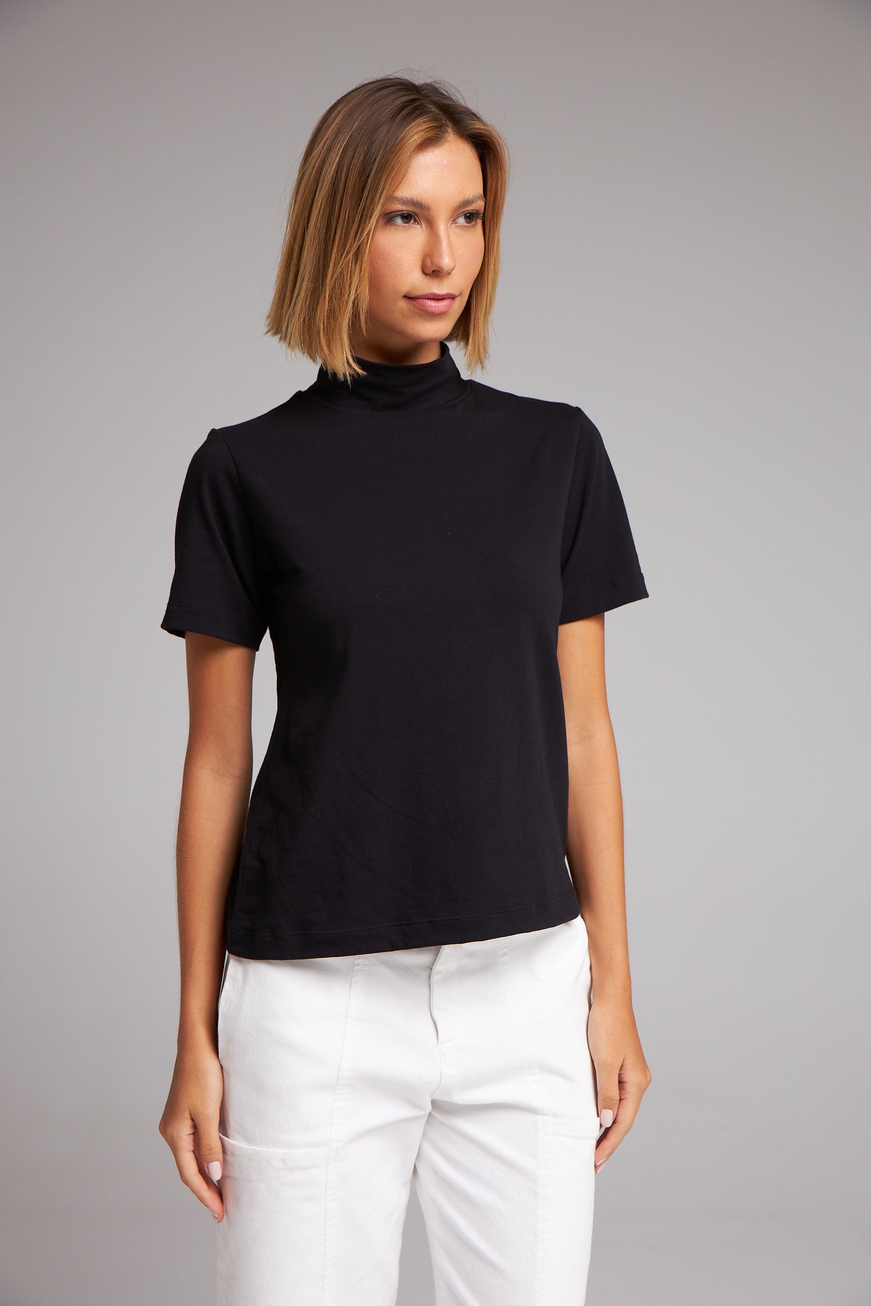 BLUSA GOLA ALTA - PRETO