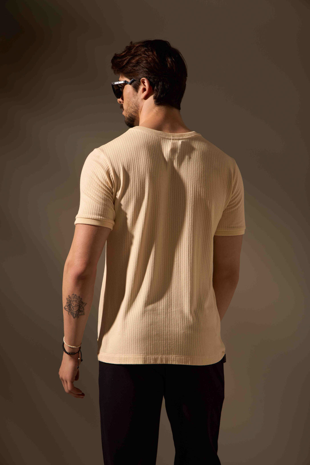CAMISETA LEVE - OFF WHITE