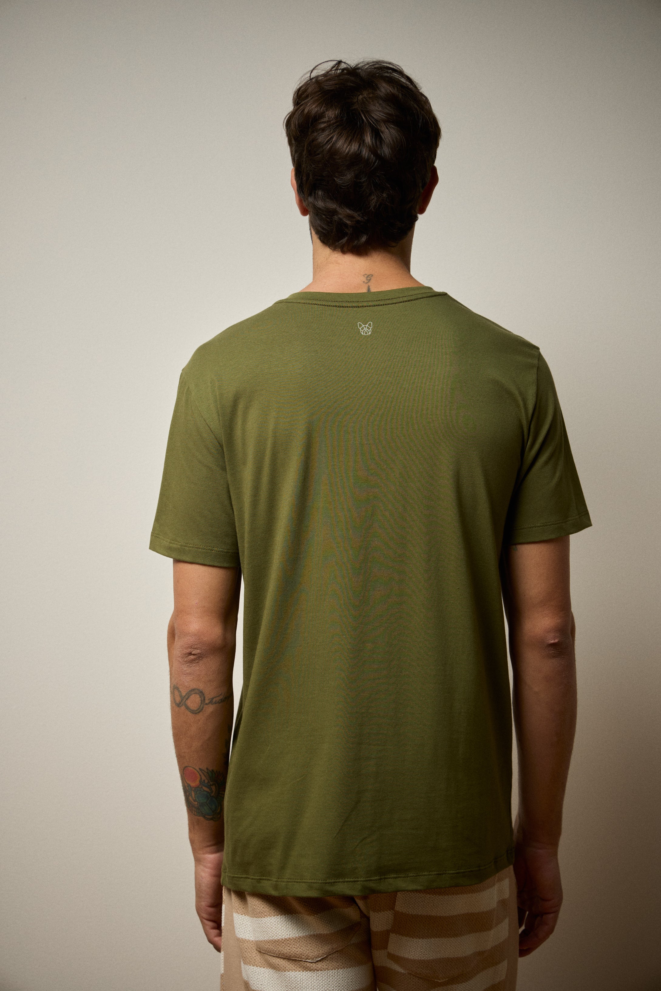 CAMISETA SAGACIDADE ALGODÃO EGÍPCIO - VERDE OLIVA