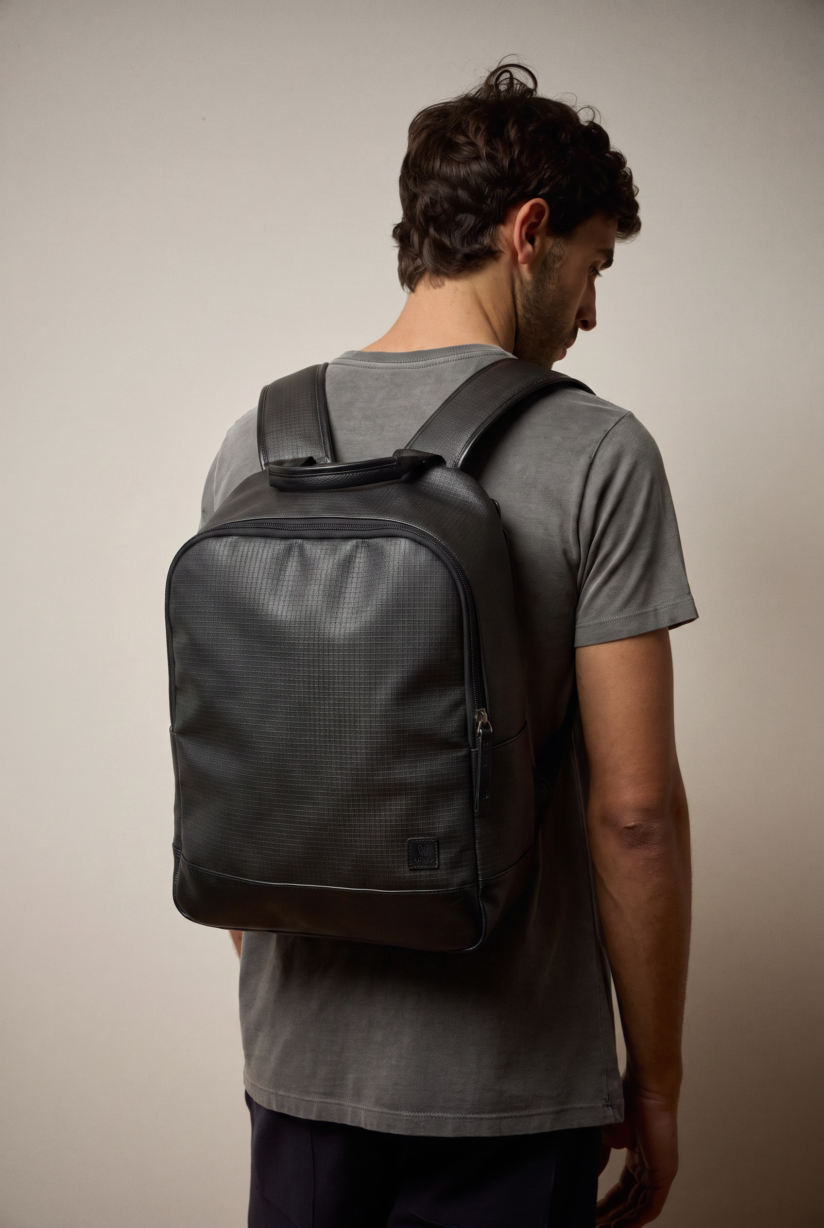 MOCHILA AERO RIPSTOP E COURO LEGÍTIMO - PRETO