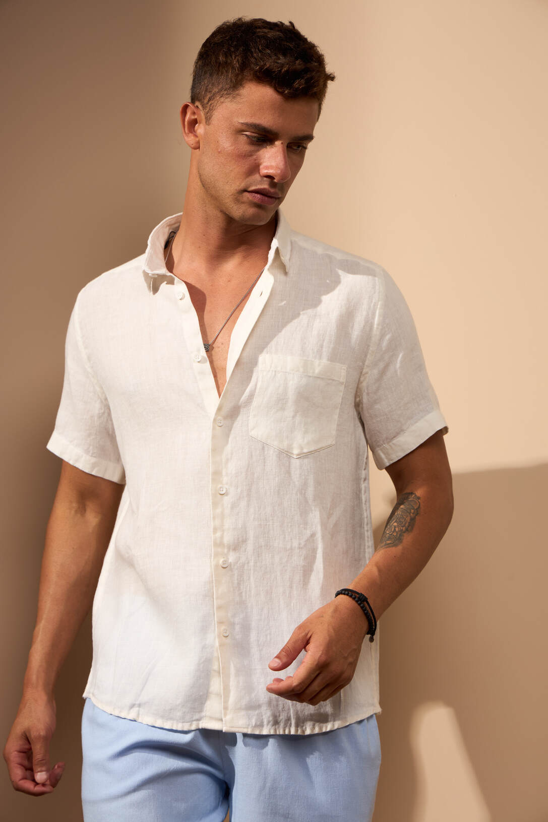 CAMISA LINHO GIBSON COM BOLSO - OFF WHITE