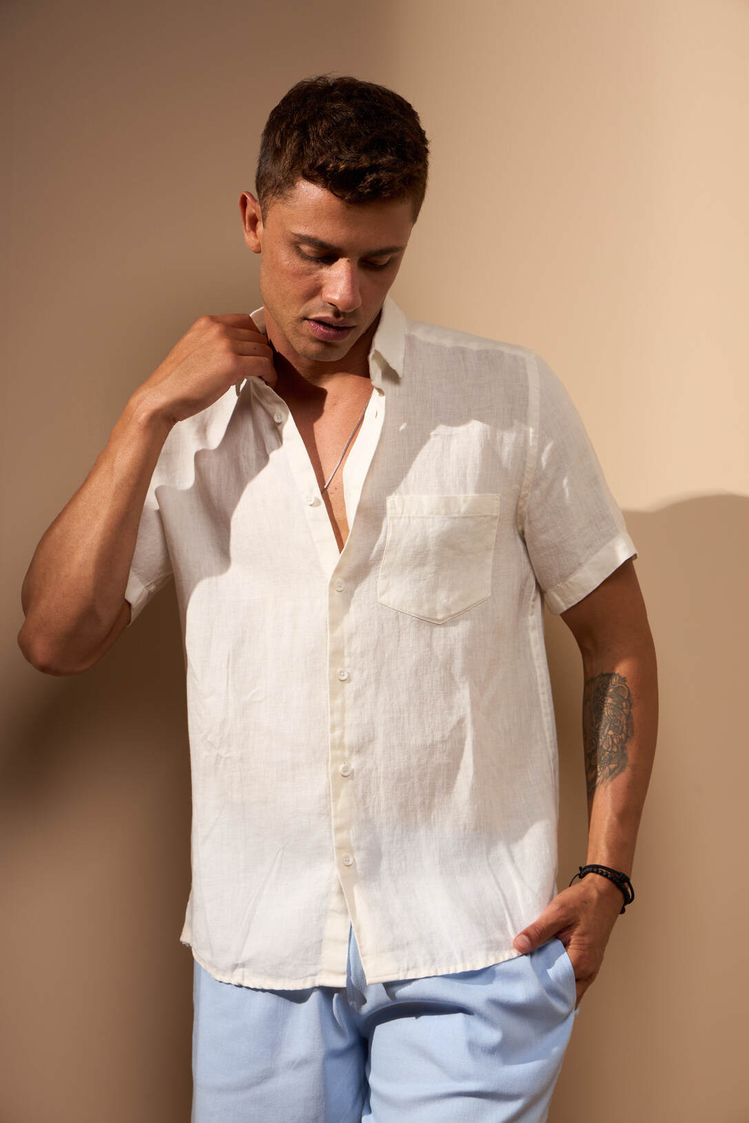 CAMISA LINHO GIBSON COM BOLSO - OFF WHITE