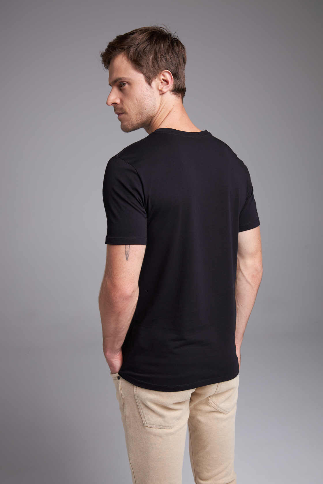 CAMISETA PERDIDAS - PRETO