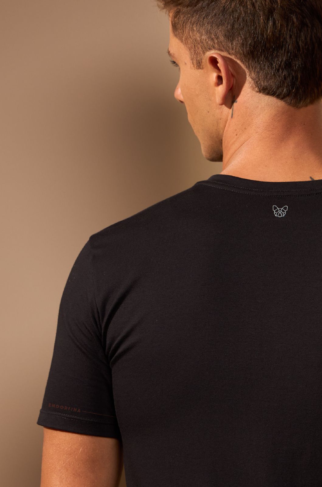 CAMISETA ENDORFINA LINHA - PRETO