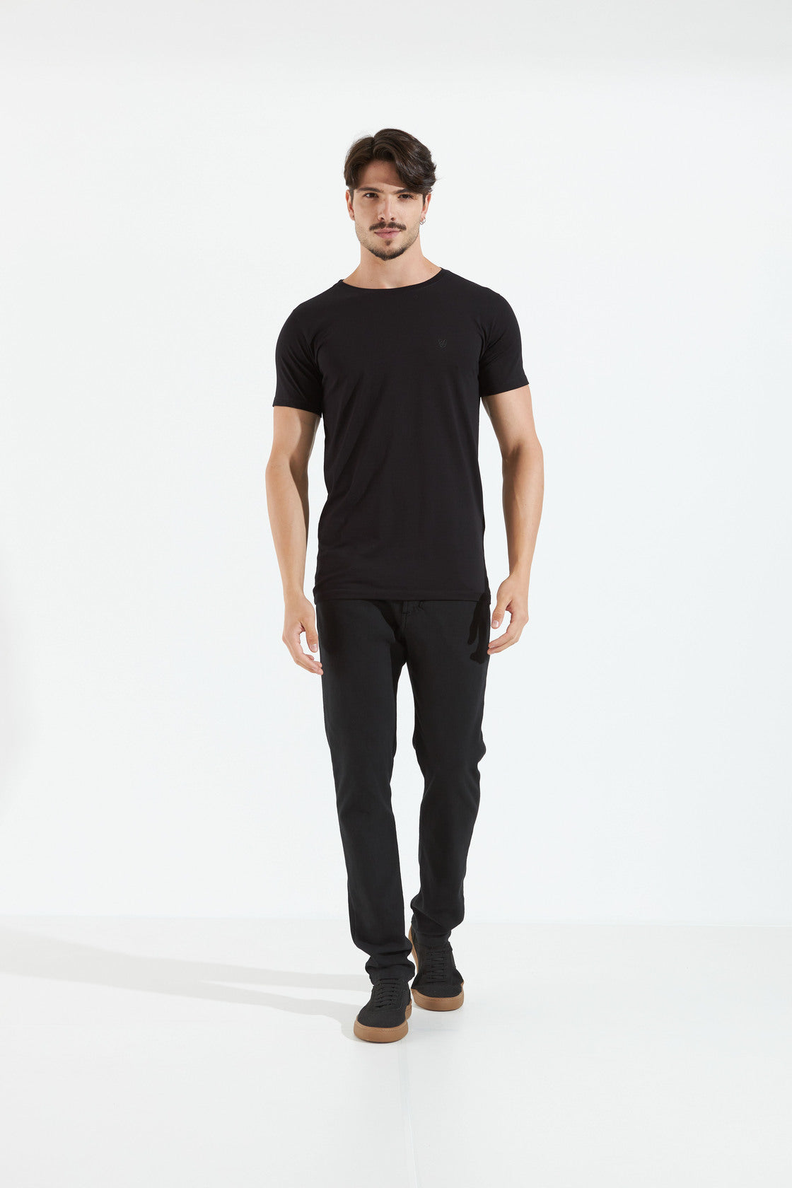 CAMISETA BÁSICA LONG - PRETO