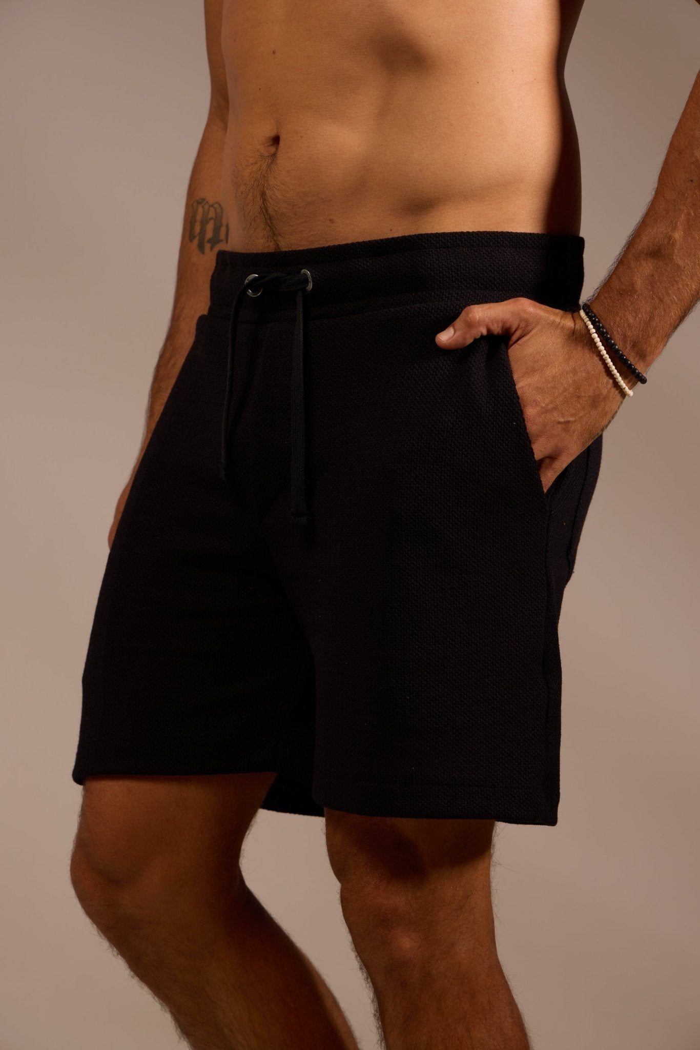 BERMUDA GOLDEN HOUR ALGODÃO - PRETO da Vörr Brasil | Loja Oficial Vörr Brasil