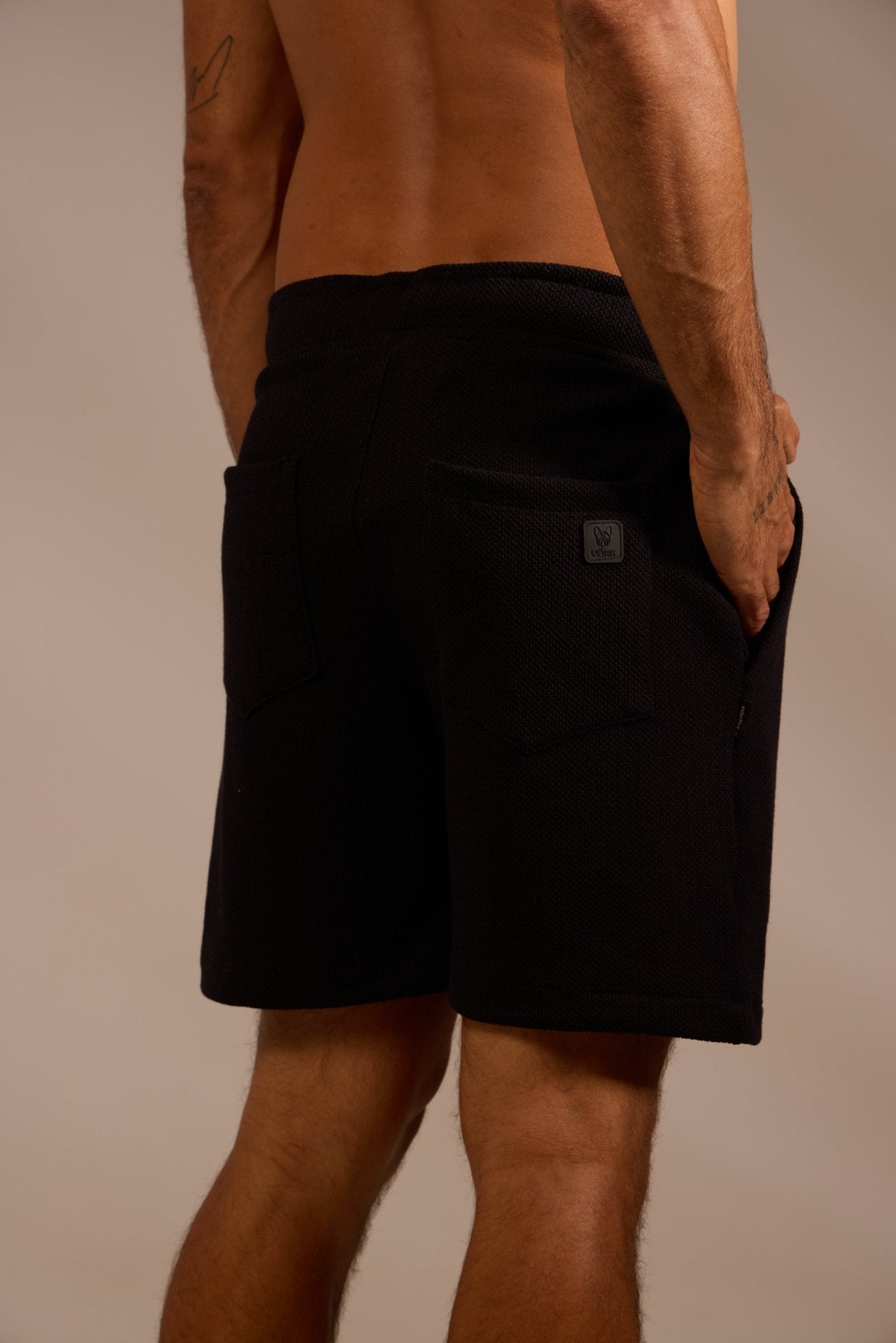 BERMUDA GOLDEN HOUR ALGODÃO - PRETO da Vörr Brasil | Loja Oficial Vörr Brasil