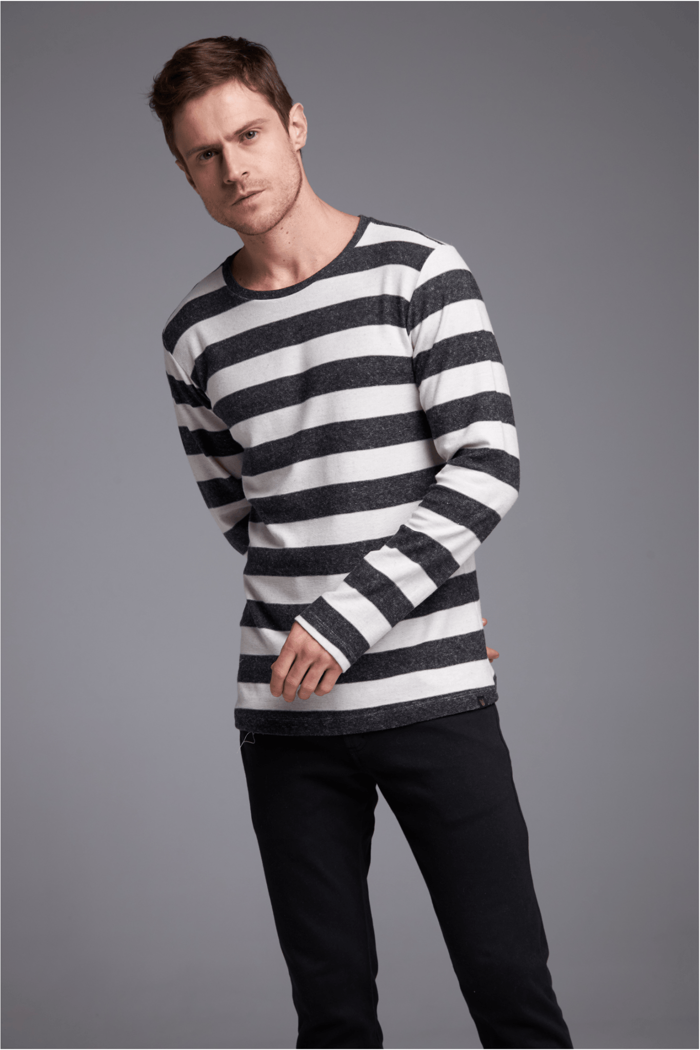 BLUSA ESSÊNCIA - BRANCO E PRETO da Vörr Brasil | Loja Oficial Vörr Brasil