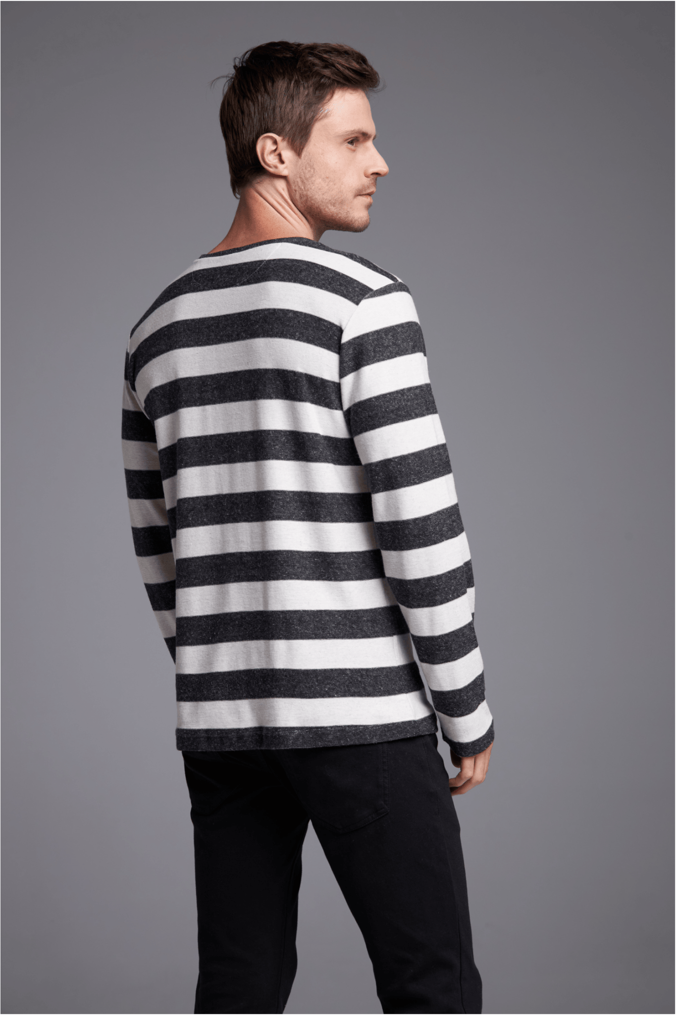 BLUSA ESSÊNCIA - BRANCO E PRETO da Vörr Brasil | Loja Oficial Vörr Brasil