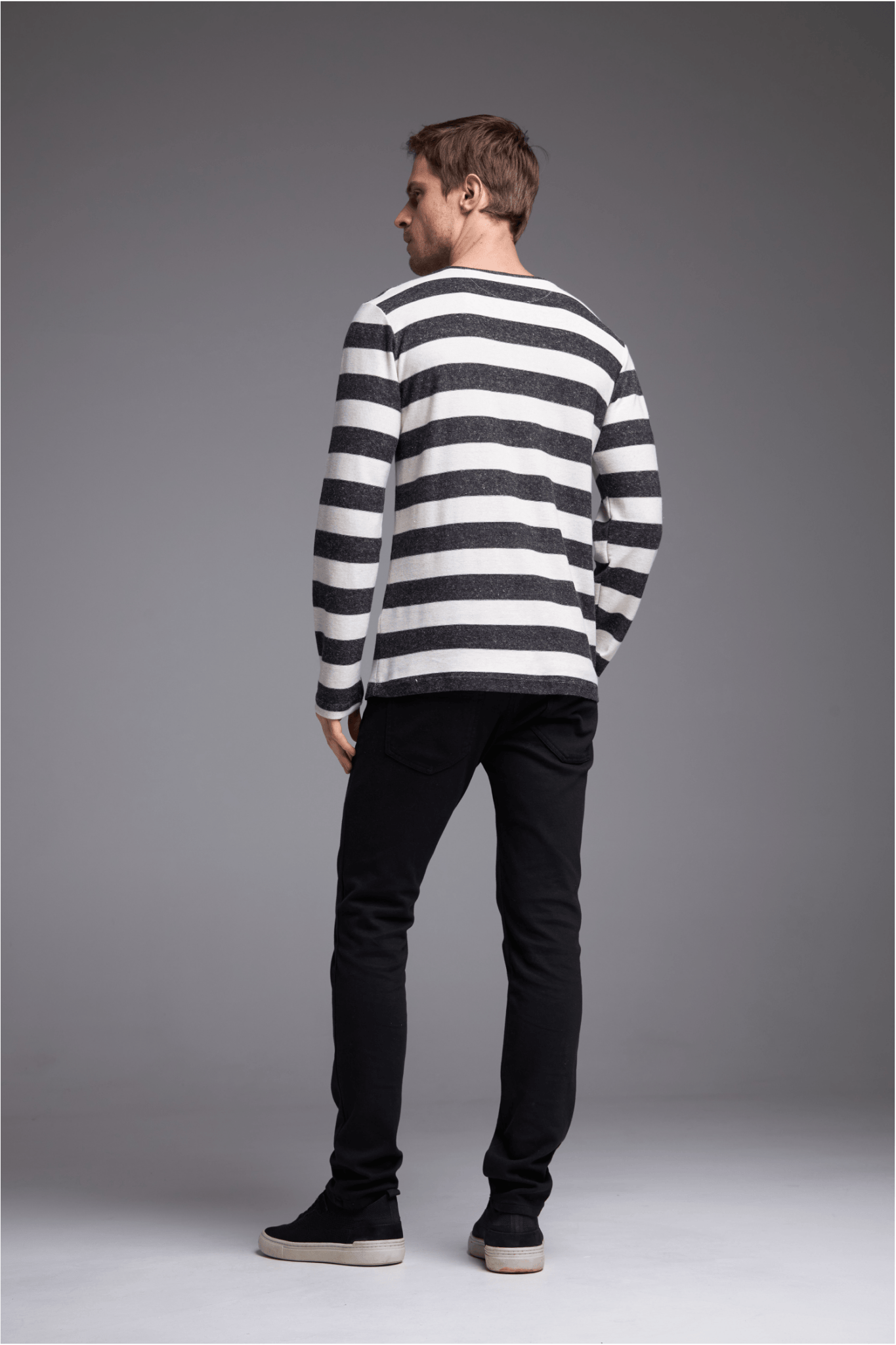 BLUSA ESSÊNCIA - BRANCO E PRETO da Vörr Brasil | Loja Oficial Vörr Brasil