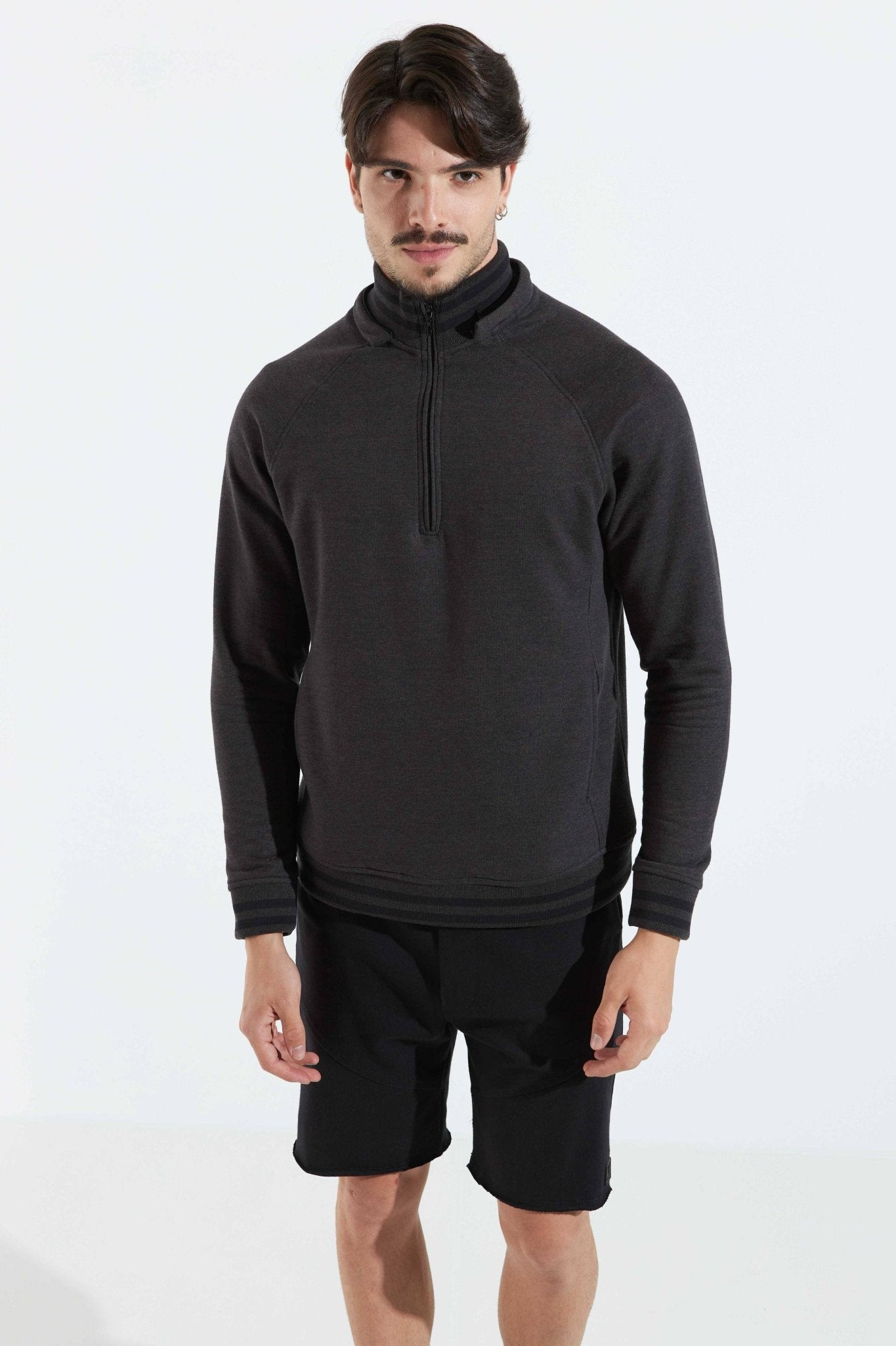 BLUSA MONTREAL - PRETO da Vörr Brasil | Loja Oficial Vörr Brasil