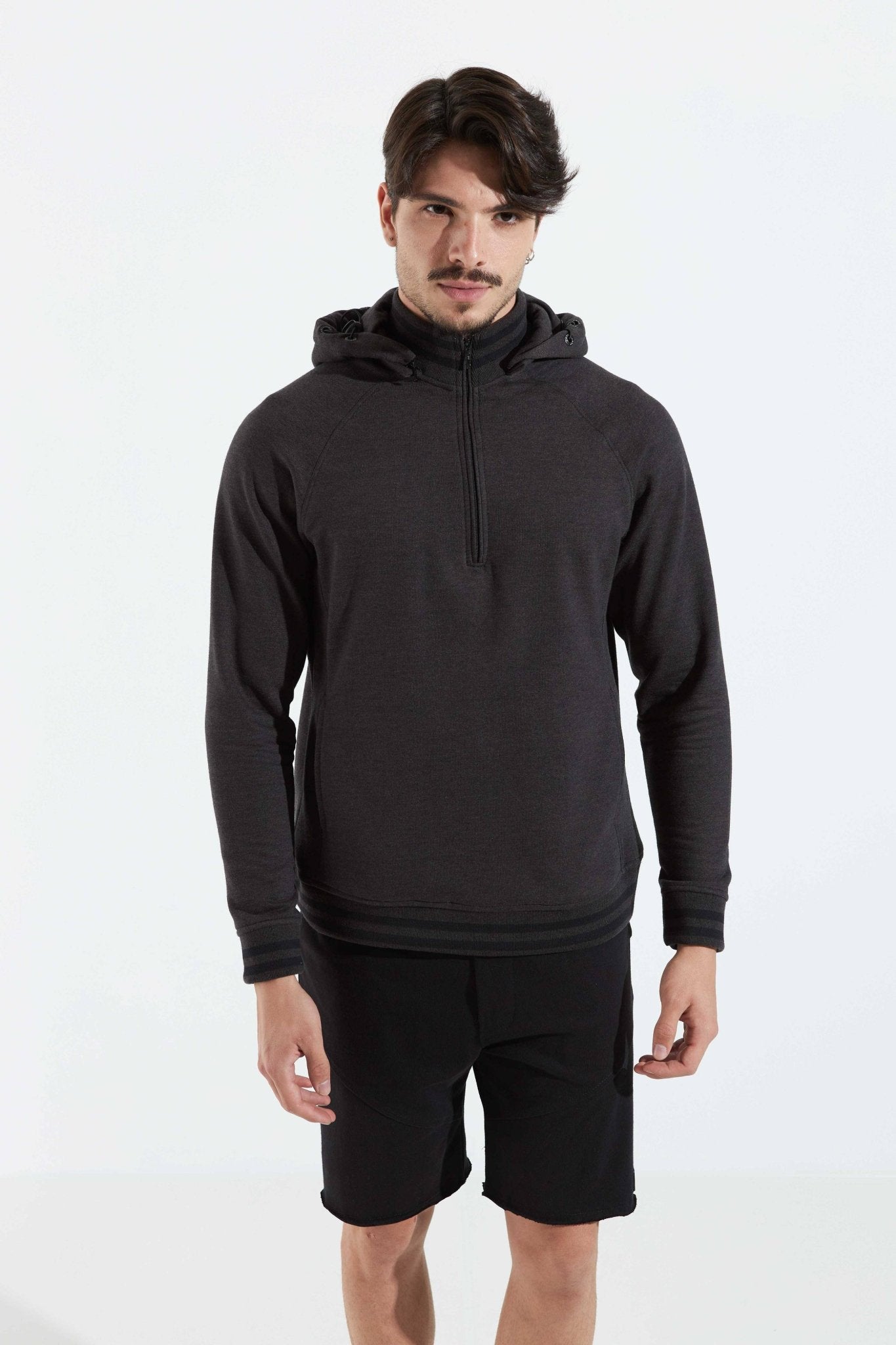 BLUSA MONTREAL - PRETO da Vörr Brasil | Loja Oficial Vörr Brasil