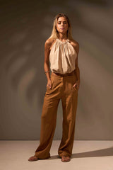 CALÇA DUNAS LINHO - CAMEL da Vörr Brasil | Loja Oficial Vörr Brasil