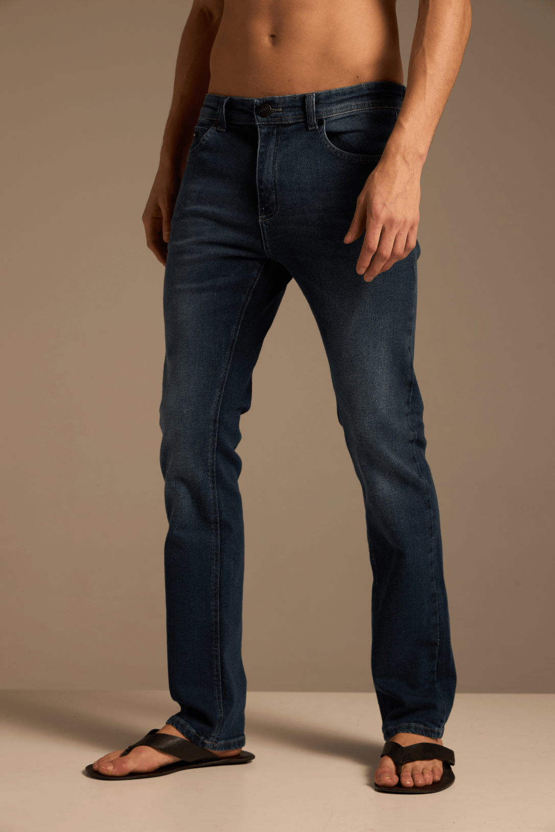 CALÇA JEANS EASE ALGODÃO - AZUL DEEP da Vörr Brasil | Loja Oficial Vörr Brasil