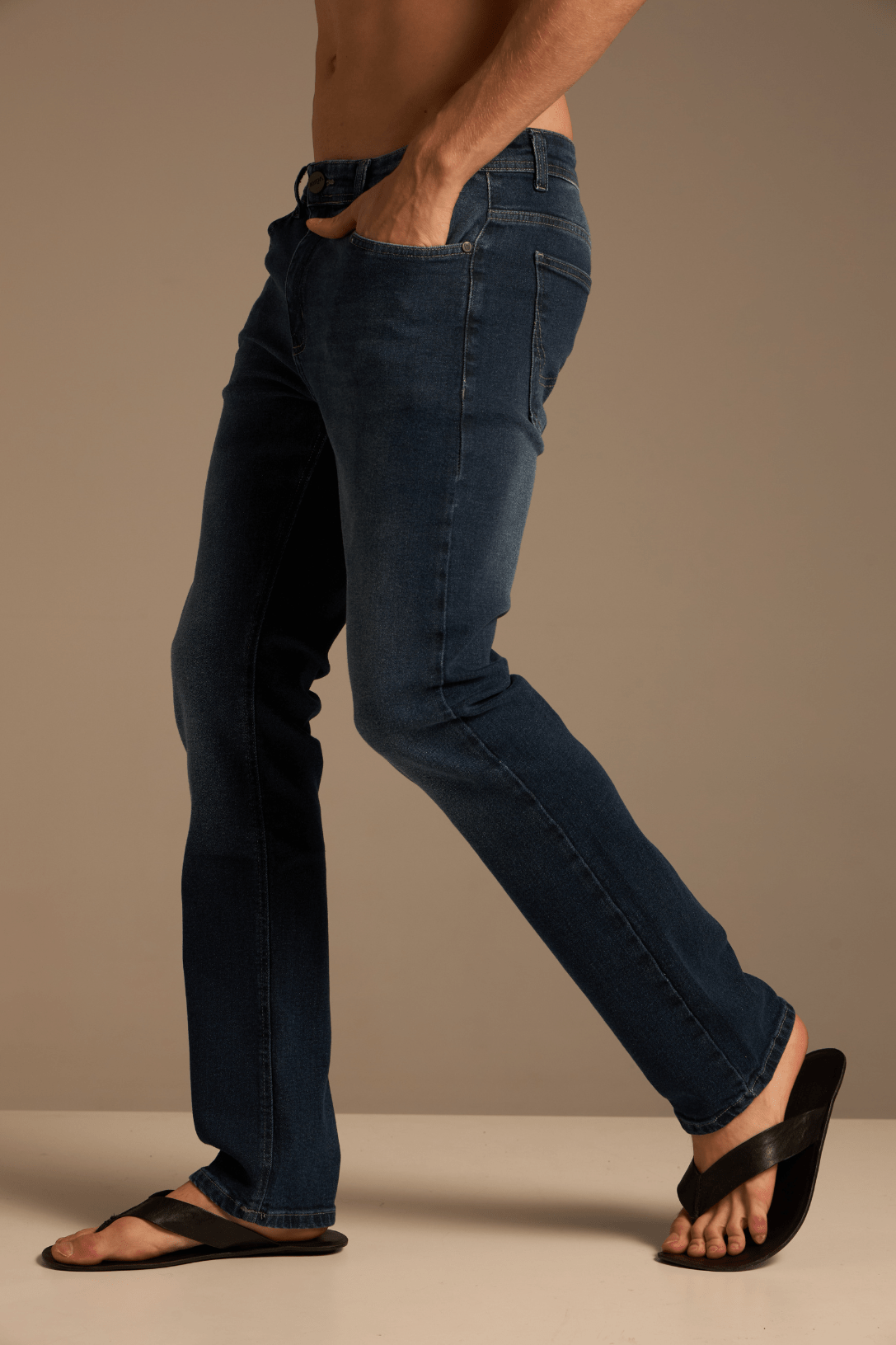 CALÇA JEANS EASE ALGODÃO - AZUL DEEP da Vörr Brasil | Loja Oficial Vörr Brasil