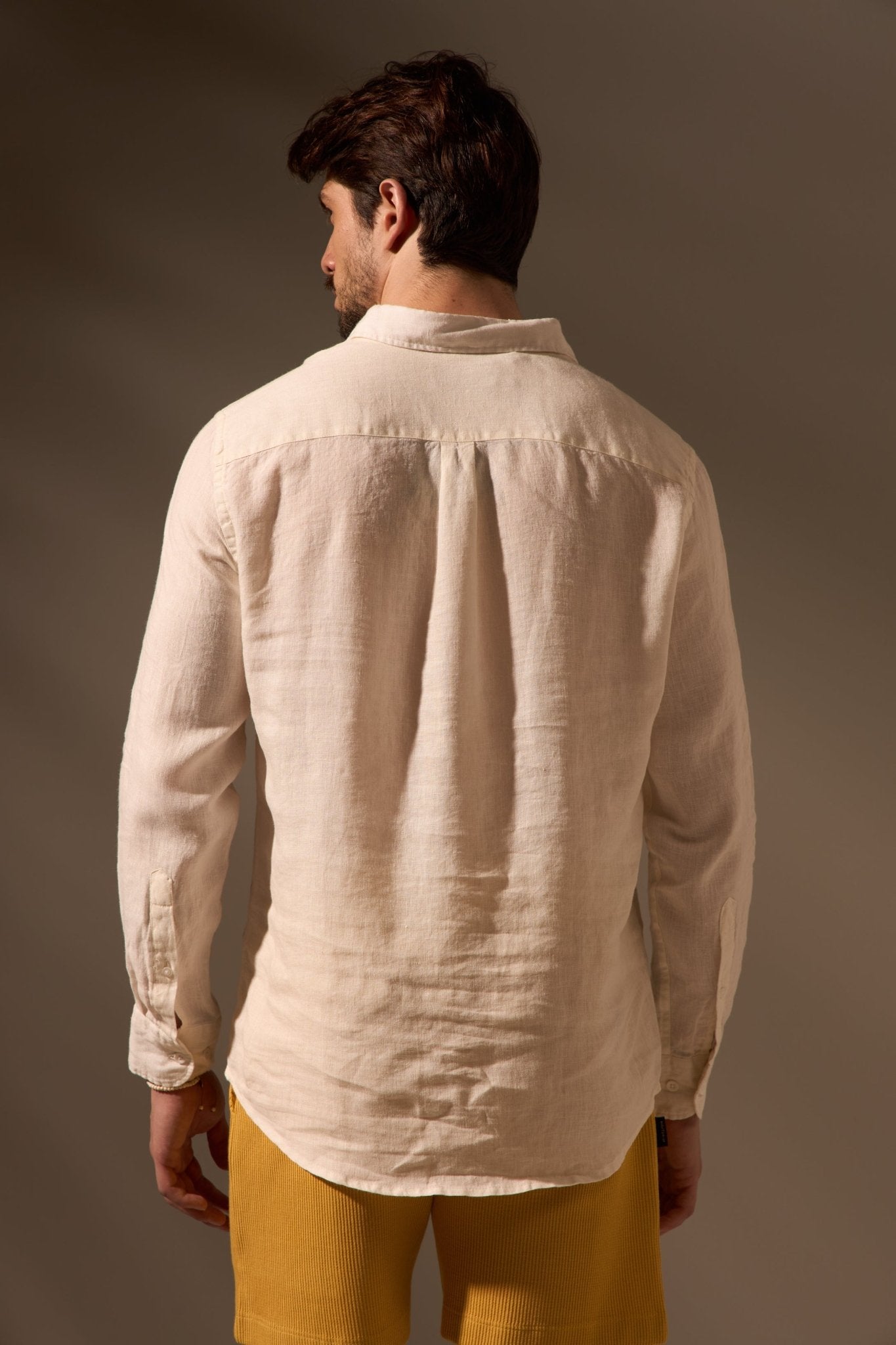 CAMISA GIBSON 100% LINHO - OFF WHITE da Vörr Brasil | Vörr Brasil