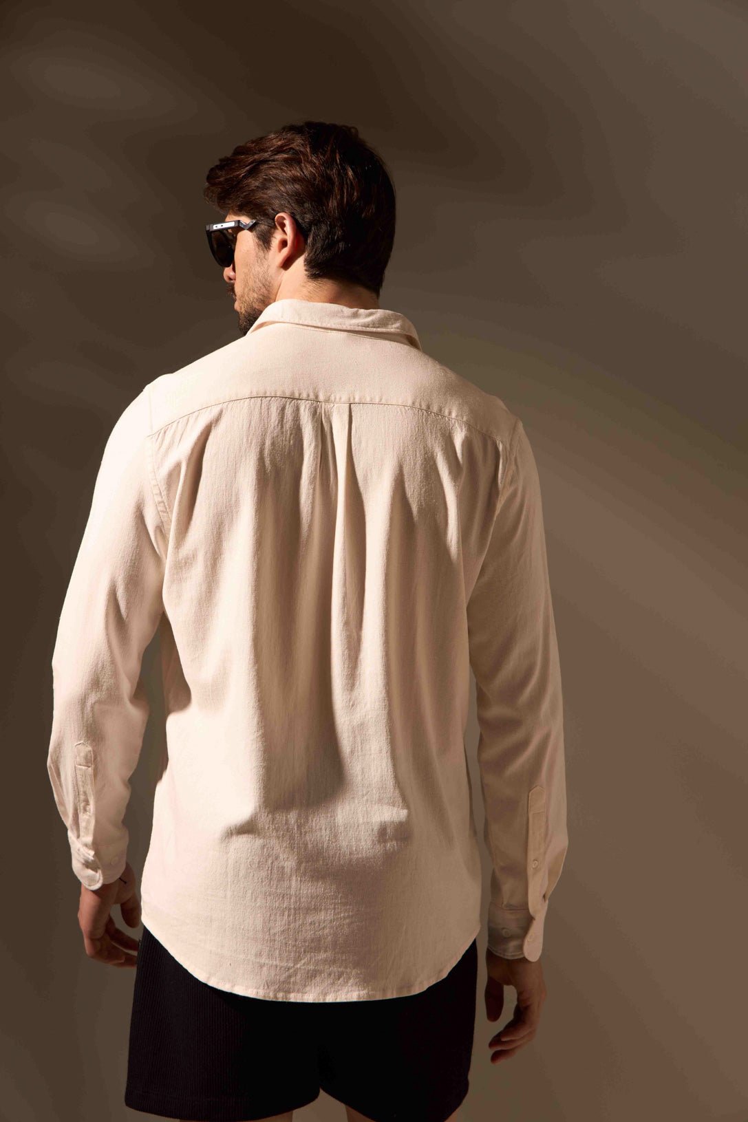 CAMISA LINHO FLOW - OFF WHITE da Vörr Brasil | Loja Oficial Vörr Brasil