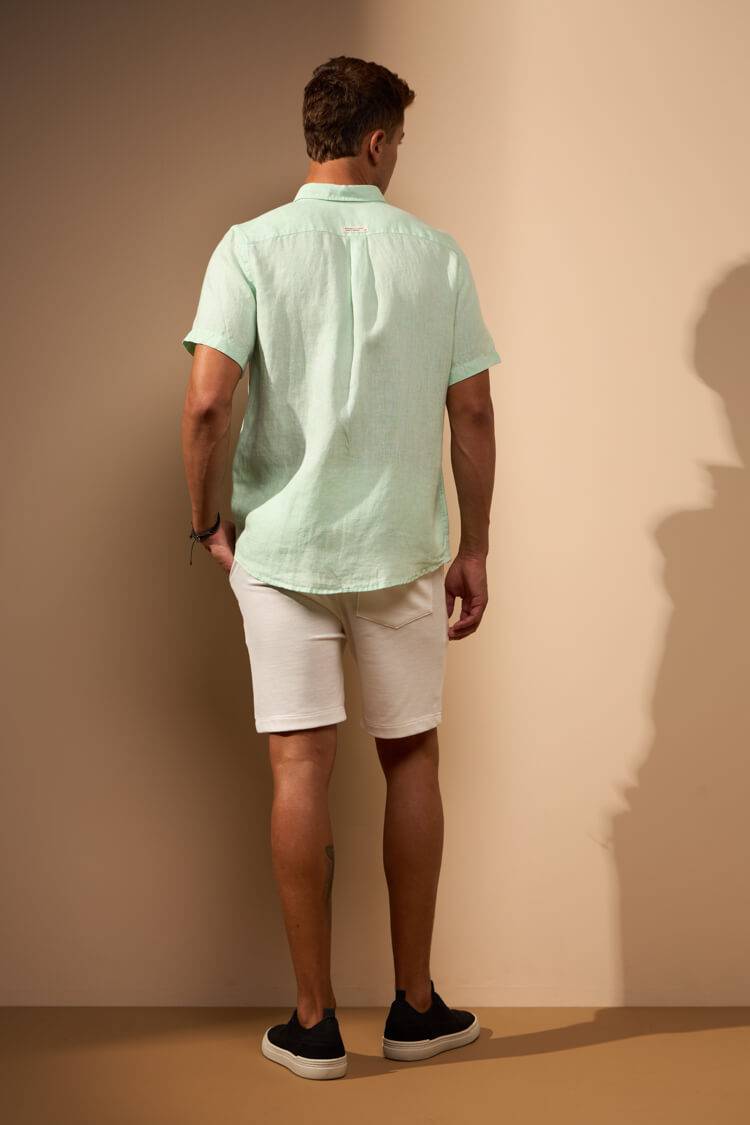 CAMISA LINHO GIBSON COM BOLSO - VERDE da Vörr Brasil | Loja Oficial Vörr Brasil