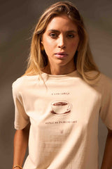CAMISETA ALGODÃO EGÍPCIO AMO CAFÉ - AREIA da Vörr Brasil | Loja Oficial Vörr Brasil