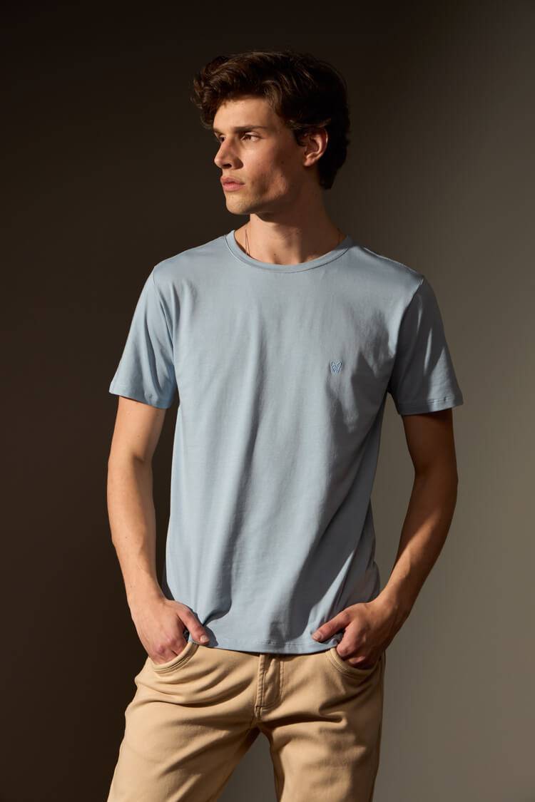 CAMISETA BÁSICA ALGODÃO EGÍPCIO - AZUL da Vörr Brasil | Loja Oficial Vörr Brasil