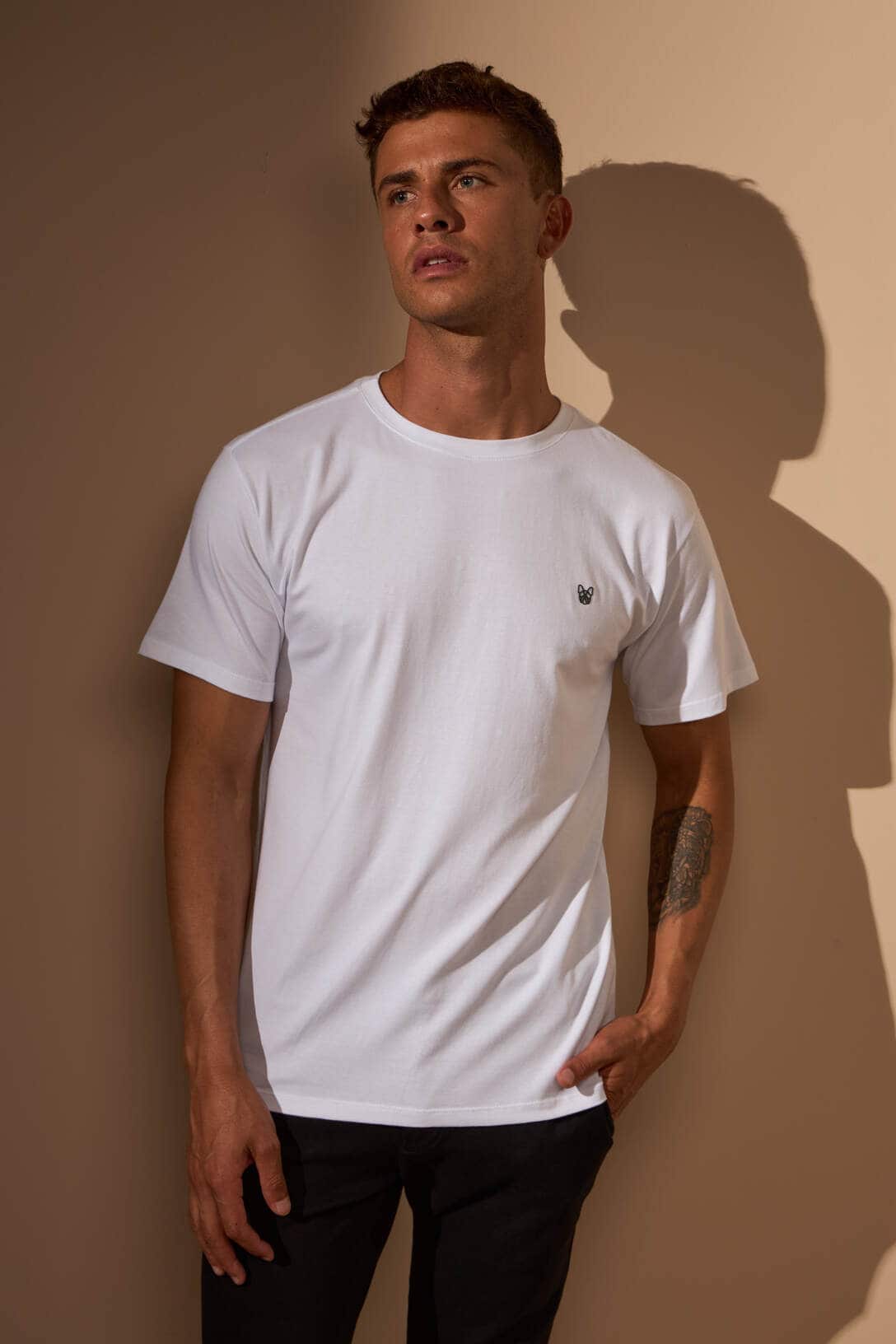 CAMISETA BÁSICA ALGODÃO EGÍPCIO - BRANCO E PRETO da Vörr Brasil | Loja Oficial Vörr Brasil