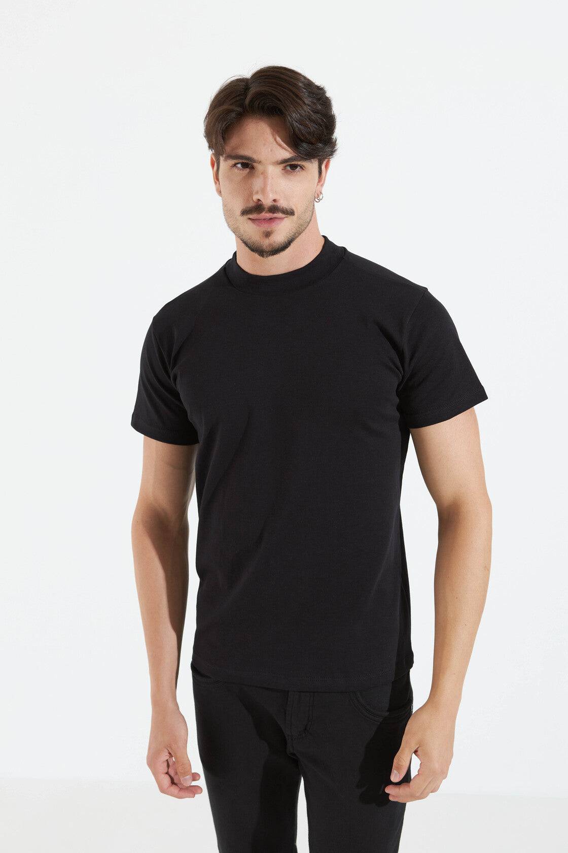 CAMISETA BÁSICA ALGODÃO EGÍPCIO GOLA ALTA - PRETO da Vörr Brasil | Loja Oficial Vörr Brasil