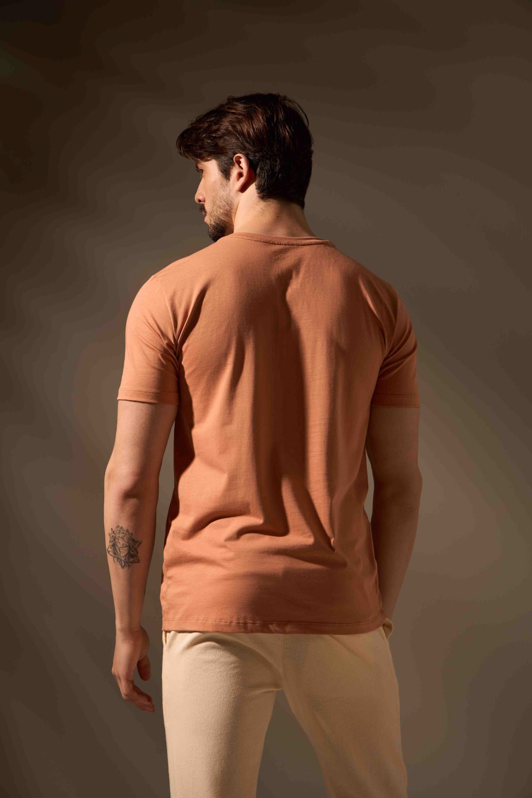 CAMISETA BÁSICA ALGODÃO EGÍPCIO - LARANJA da Vörr Brasil | Loja Oficial Vörr Brasil