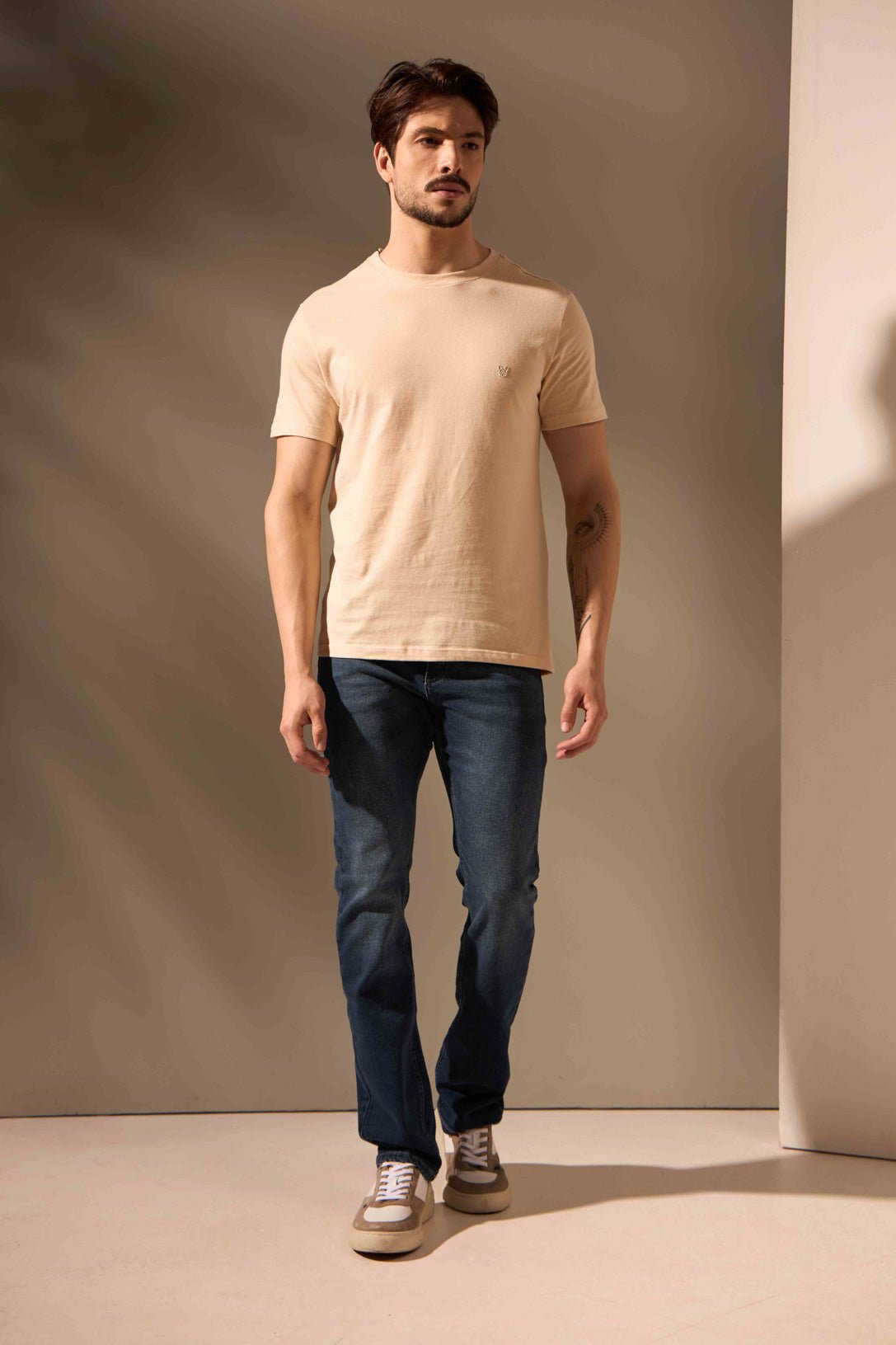 CAMISETA BÁSICA CONFORTO 100% ALGODÃO - AREIA da Vörr Brasil | Loja Oficial Vörr Brasil