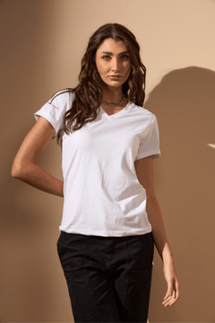 CAMISETA GOLA V ALGODÃO EGÍPCIO FEMININA - BRANCO