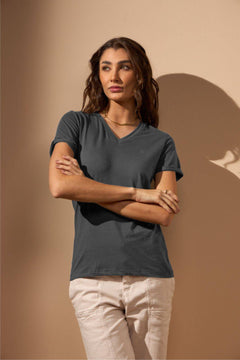CAMISETA GOLA V ALGODÃO EGÍPCIO FEMININA - CHUMBO
