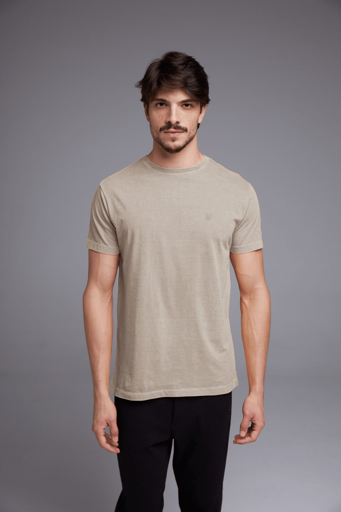 CAMISETA BÁSICA STONE - AREIA da Vörr Brasil | Loja Oficial Vörr Brasil