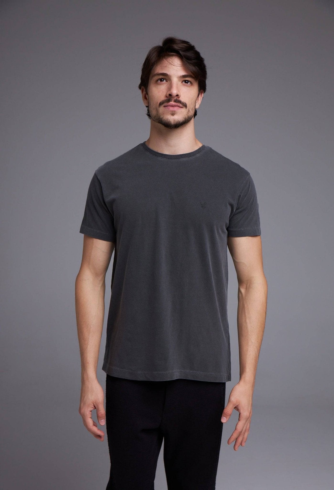 CAMISETA BÁSICA STONE - PRETO da Vörr Brasil | Vörr Brasil