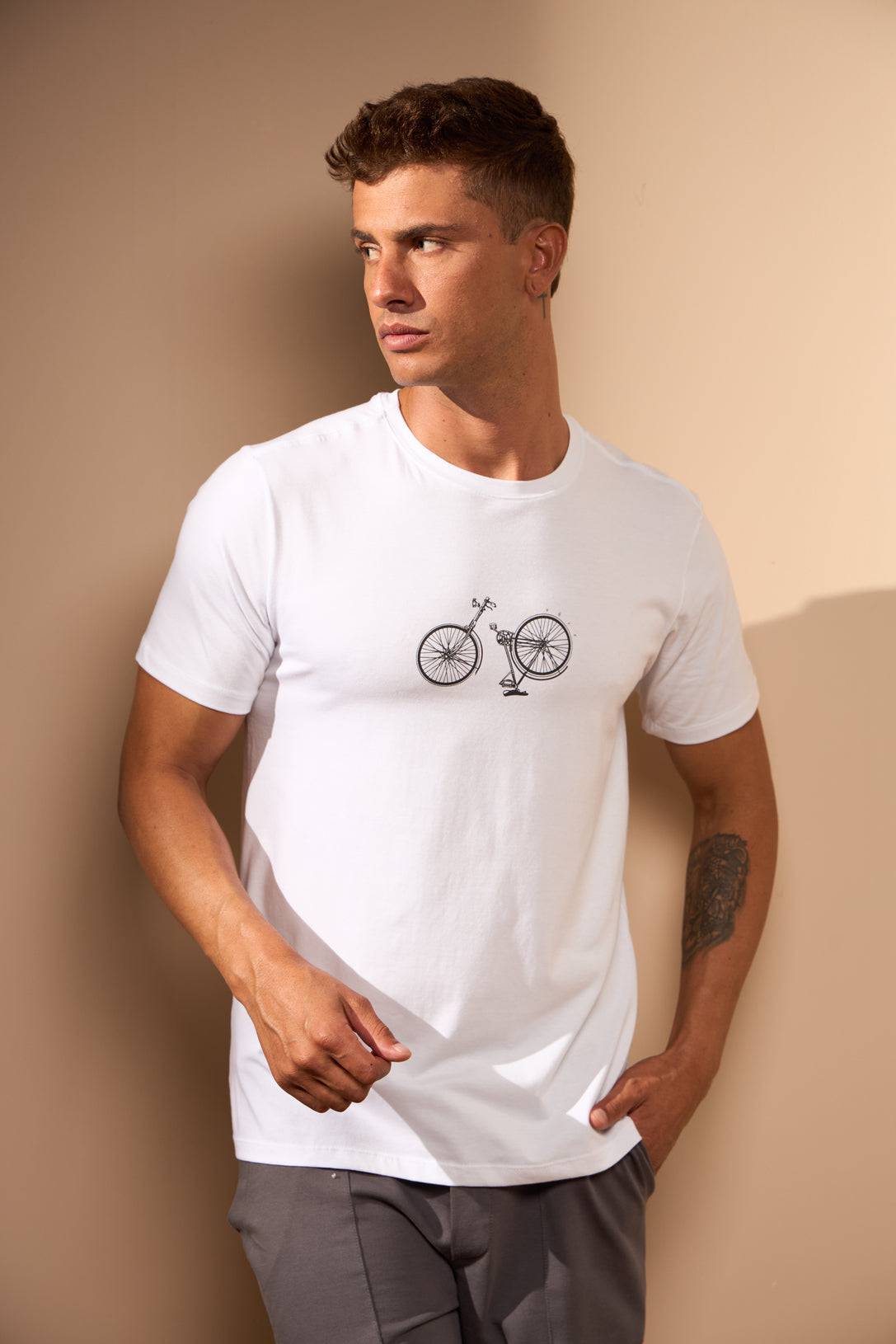 CAMISETA BIKE INVERTIDA - BRANCO da Vörr Brasil | Loja Oficial Vörr Brasil