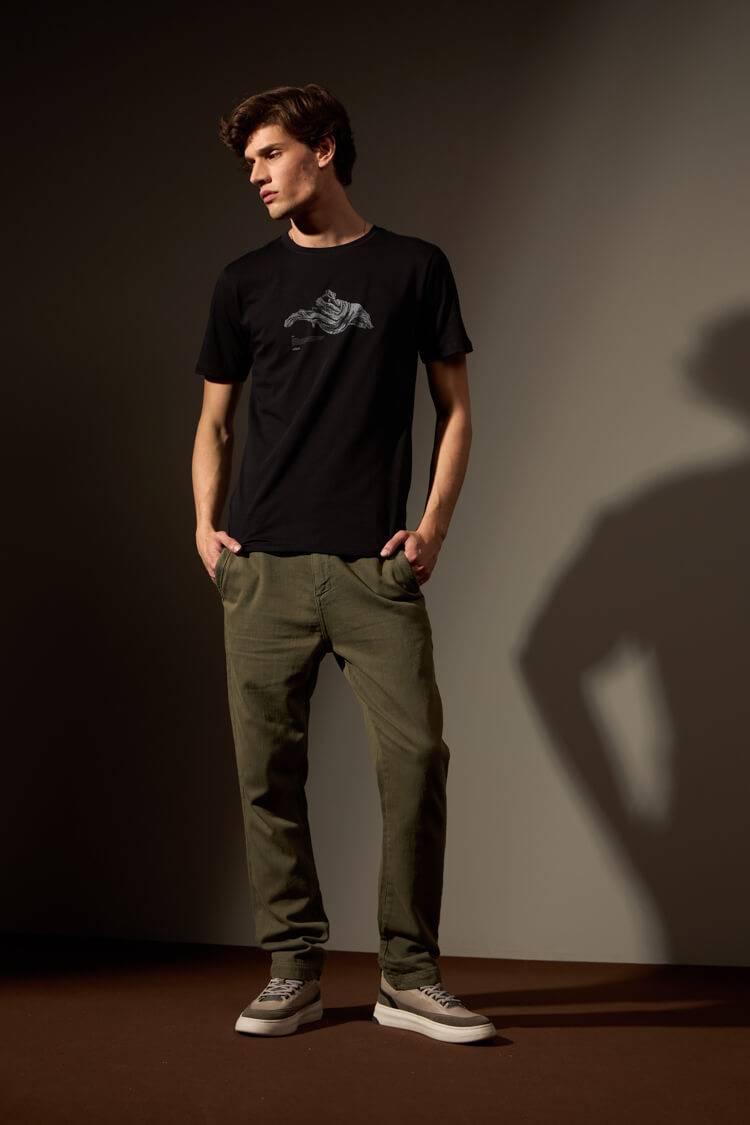 CAMISETA BOTÂNICA - PRETO da Vörr Brasil | Loja Oficial Vörr Brasil