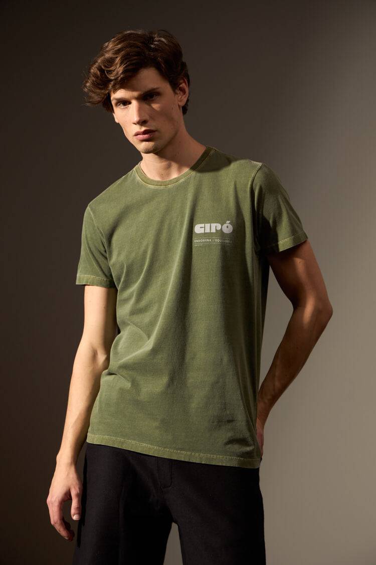 CAMISETA CIPÓ STONE - VERDE MUSGO da Vörr Brasil | Loja Oficial Vörr Brasil