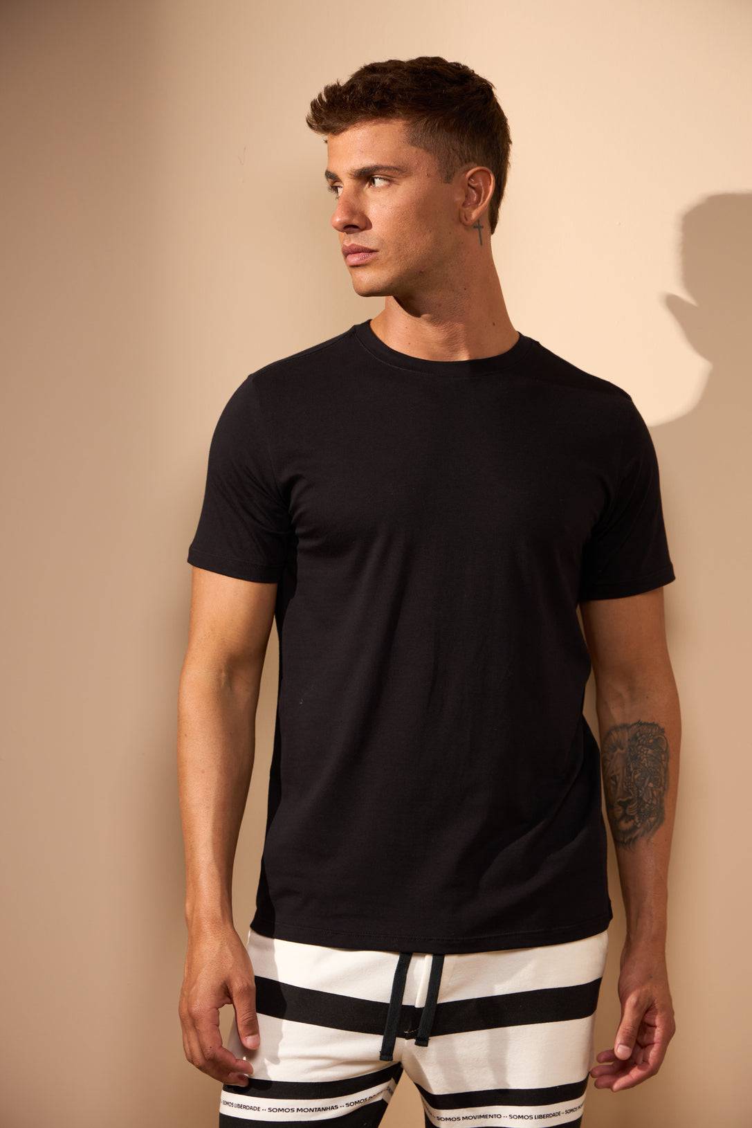 CAMISETA ENDORFINA LINHA - PRETO da Vörr Brasil | Vörr Brasil
