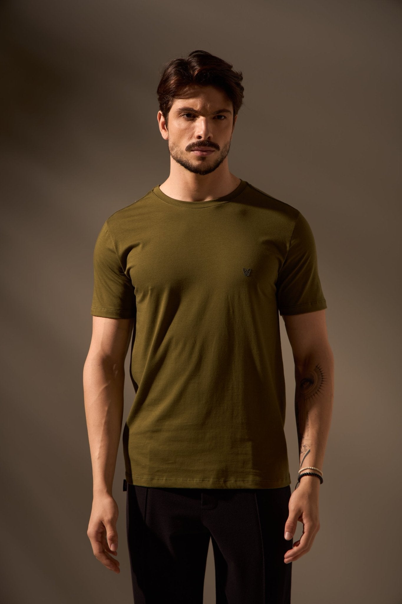 CAMISETA ESSENCIAL ALGODÃO EGÍPCIO - VERDE da Vörr Brasil | Loja Oficial Vörr Brasil