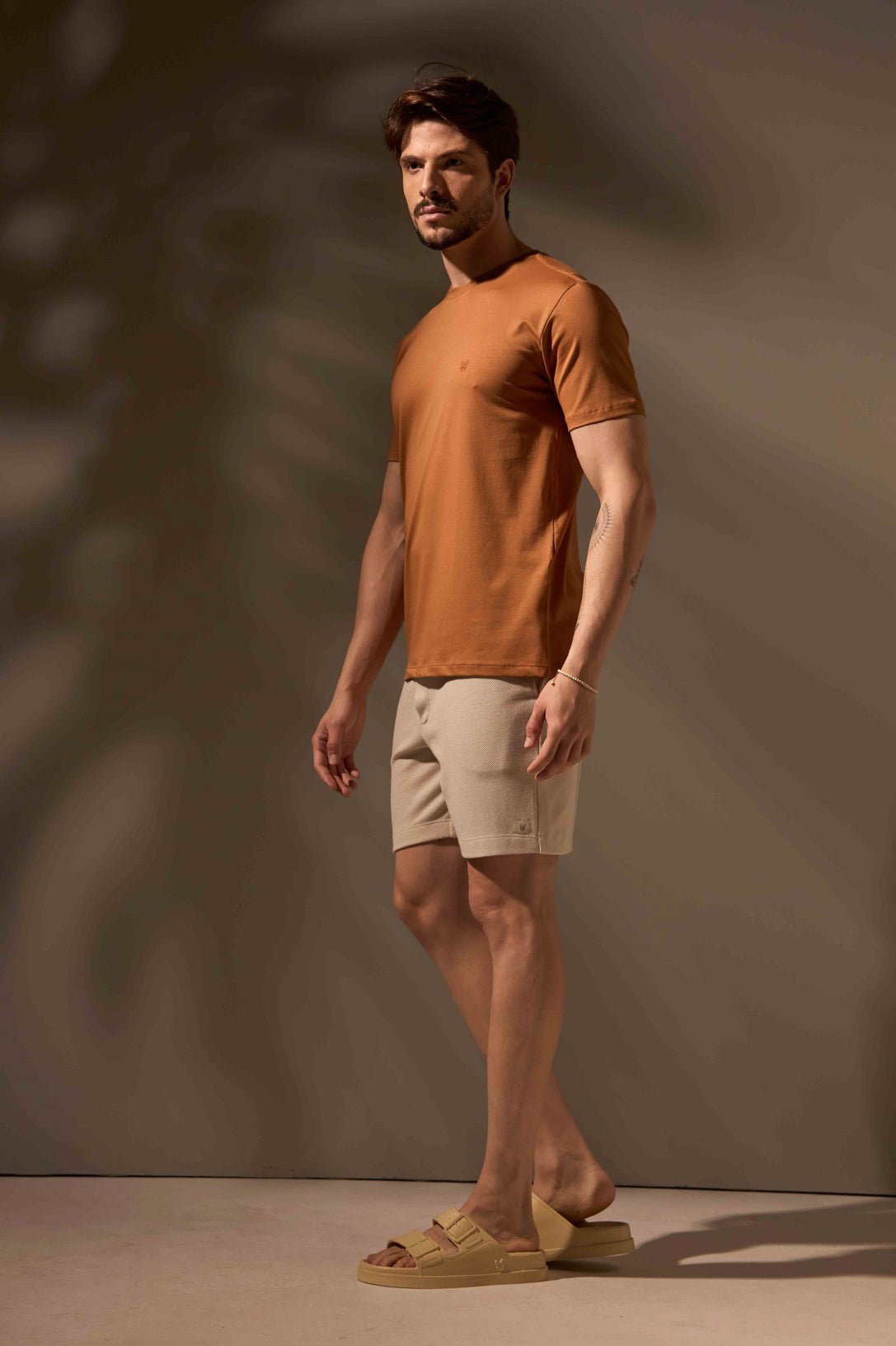 CAMISETA ESSENCIAL ALGODÃO PIMA - COBRE da Vörr Brasil | Loja Oficial Vörr Brasil