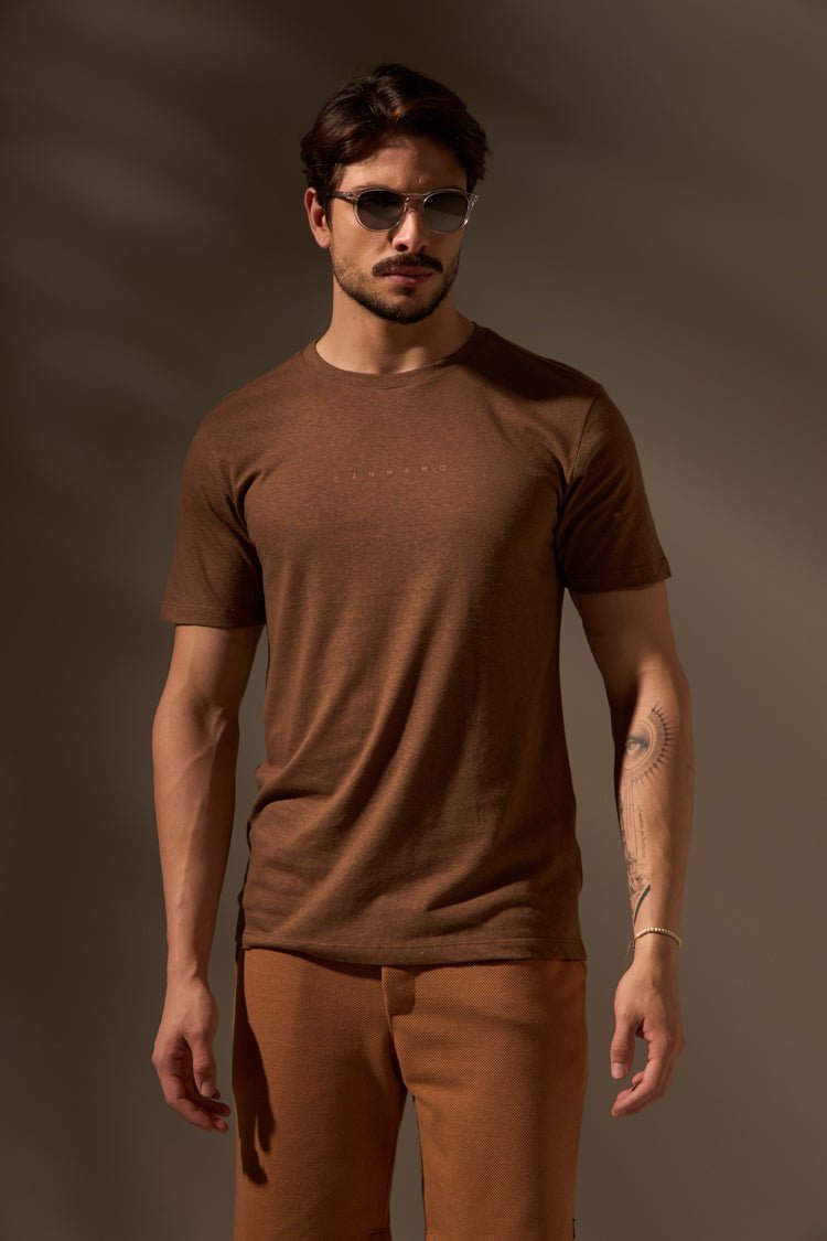 CAMISETA FIBRA NATURAL CÂNHAMO CONCEITO - MARROM da Vörr Brasil | Vörr Brasil