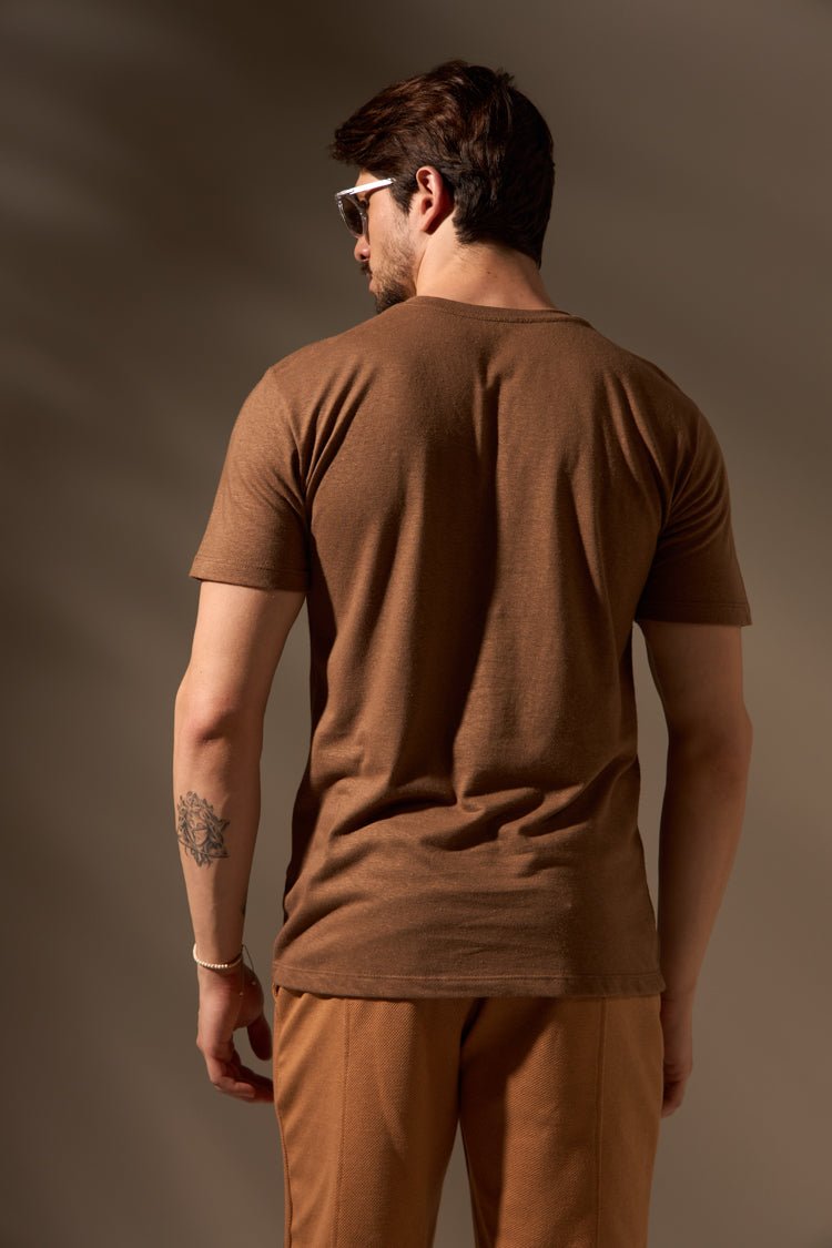 CAMISETA FIBRA NATURAL CÂNHAMO CONCEITO - MARROM da Vörr Brasil | Vörr Brasil
