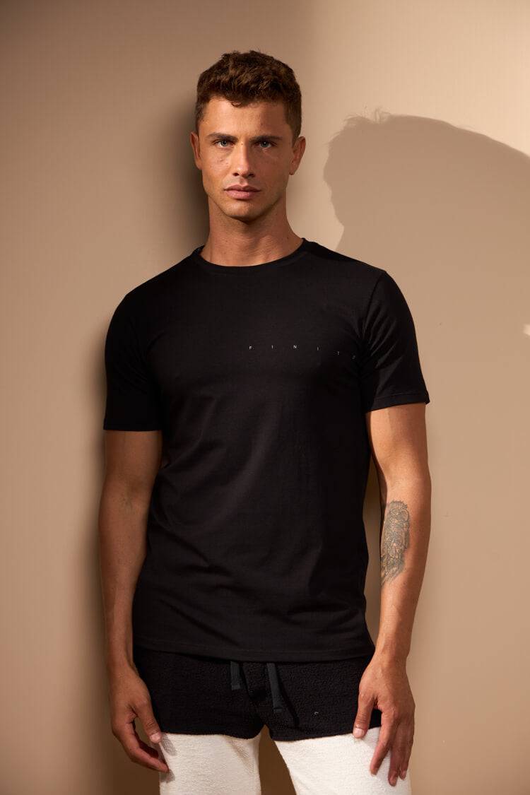 CAMISETA FINITO - PRETO da Vörr Brasil | Loja Oficial Vörr Brasil